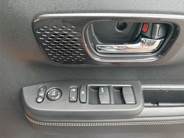 ホンダ Ｎ　ＢＯＸ カスタム ６６０ ターボ コーディネートスタイル ２トーン R6年 (近畿) 99