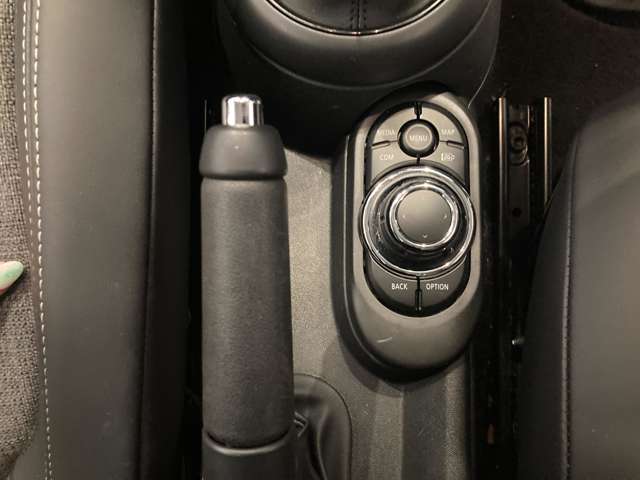 ミニ ミニ クーパーＳ ３ドア ＤＣＴ R4年 (近畿) 99