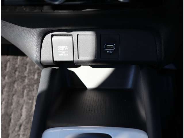 ホンダ フィット　ハイブリッド １．５ Ｅ：ＨＥＶ ホーム R2年 (関東) 99