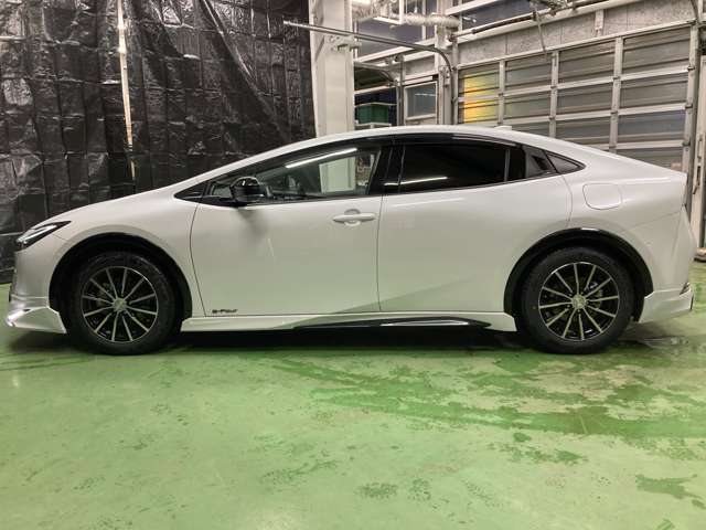 トヨタ プリウス ２．０ Ｚ Ｅ－ＦＯＵＲ ４ＷＤ R5年 (北海道) 99