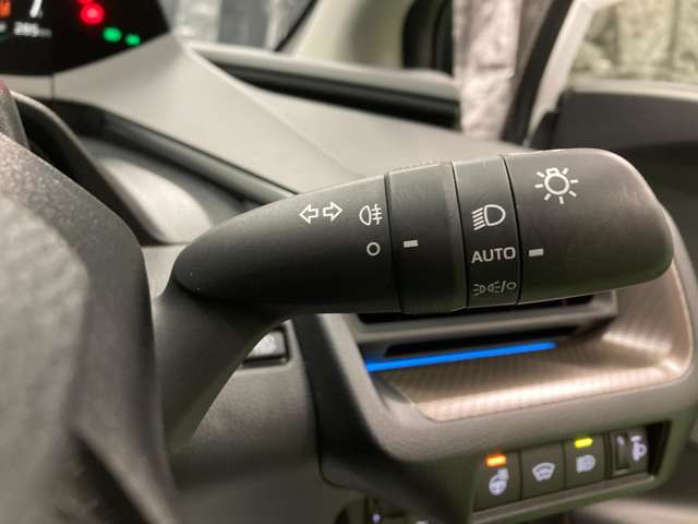 トヨタ プリウス ２．０ Ｚ Ｅ－ＦＯＵＲ ４ＷＤ R5年 (北海道) 99