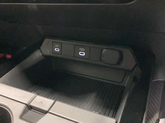 トヨタ プリウス ２．０ Ｚ Ｅ－ＦＯＵＲ ４ＷＤ R5年 (北海道) 99