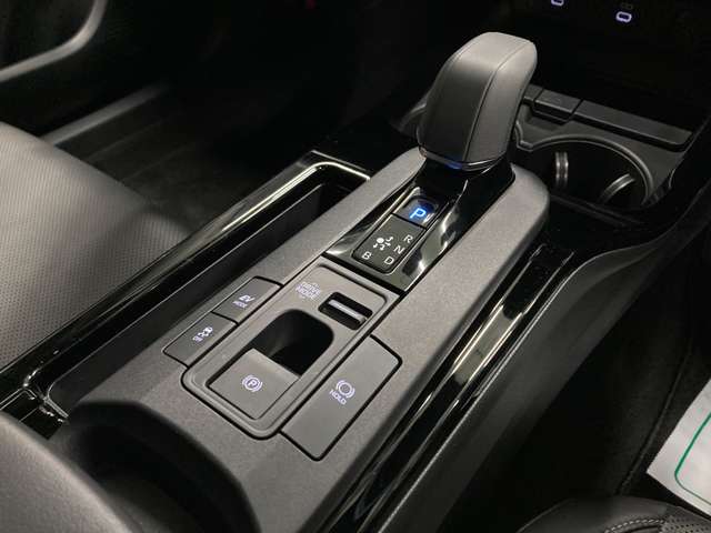 トヨタ プリウス ２．０ Ｚ Ｅ－ＦＯＵＲ ４ＷＤ R5年 (北海道) 99