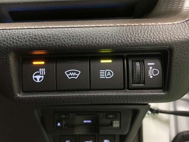 トヨタ プリウス ２．０ Ｚ Ｅ－ＦＯＵＲ ４ＷＤ R5年 (北海道) 99