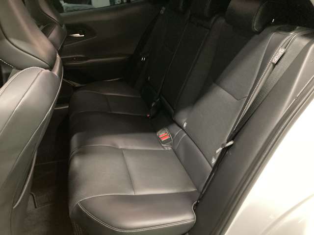 トヨタ プリウス ２．０ Ｚ Ｅ－ＦＯＵＲ ４ＷＤ R5年 (北海道) 99