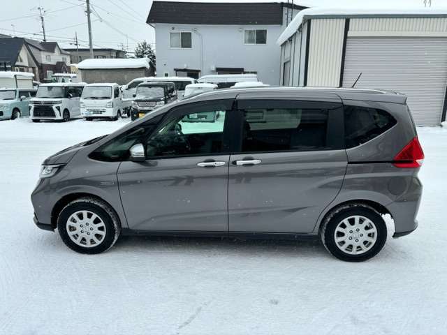 ホンダ フリード　ハイブリッド １．５ ハイブリッド クロスター ホンダセンシング ４ＷＤ R3年 (北海道) 99