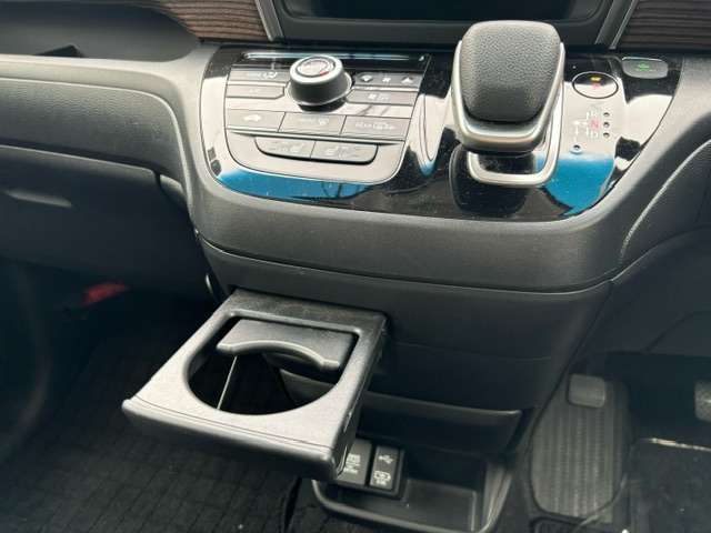 ホンダ フリード　ハイブリッド １．５ ハイブリッド クロスター ホンダセンシング ４ＷＤ R3年 (北海道) 99