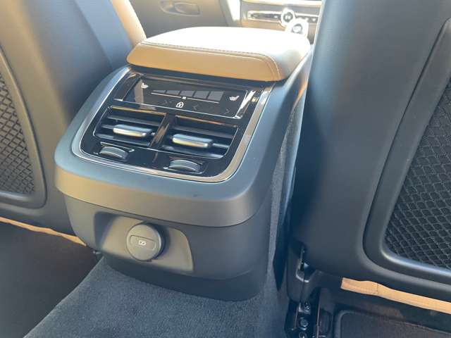 ボルボ Ｖ６０ アルティメット　Ｂ４ R6年 (東北) 99