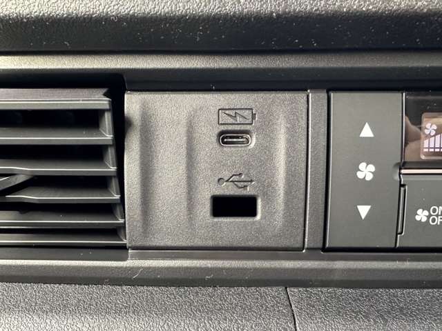 ホンダ Ｎ　ＢＯＸ カスタム ６６０ ターボ R6年 (関東) 99