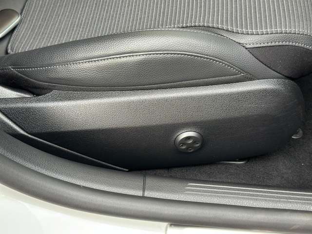 メルセデスベンツ Ｃクラスワゴン Ｃ２００ アバンギャルド （ＩＳＧ搭載モデル） ＭＰ２０２３０１ R5年 (近畿) 99