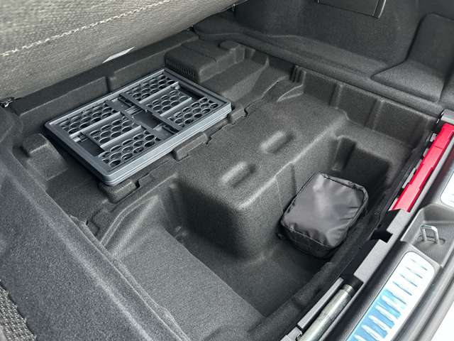 メルセデスベンツ Ｃクラスワゴン Ｃ２００ アバンギャルド （ＩＳＧ搭載モデル） ＭＰ２０２３０１ R5年 (近畿) 99