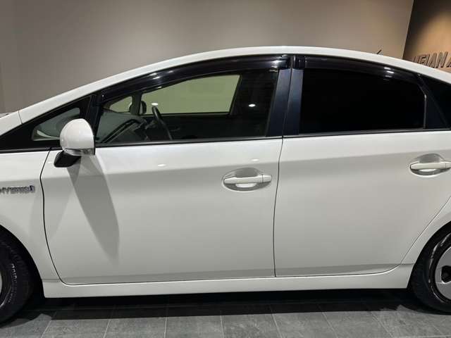 トヨタ プリウス １．８ Ｓ H26年 (近畿) 99