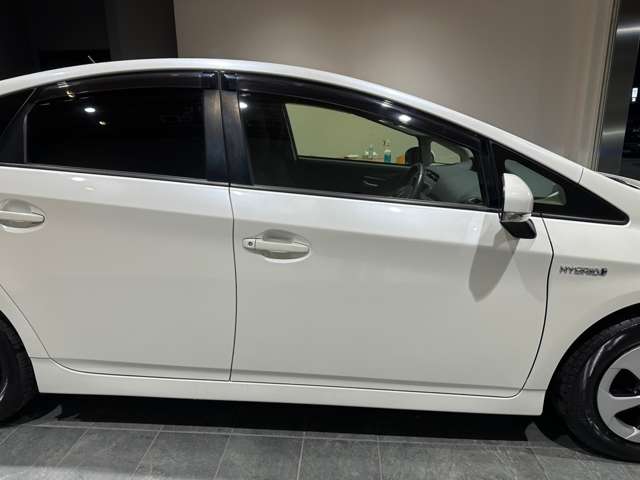 トヨタ プリウス １．８ Ｓ H26年 (近畿) 99