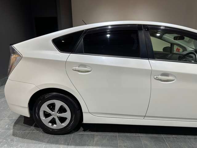 トヨタ プリウス １．８ Ｓ H26年 (近畿) 99