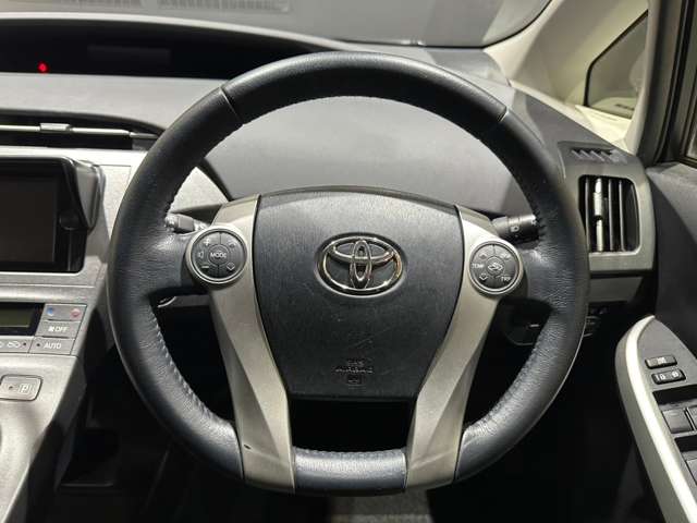 トヨタ プリウス １．８ Ｓ H26年 (近畿) 99