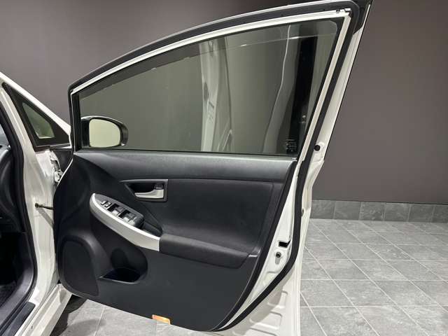 トヨタ プリウス １．８ Ｓ H26年 (近畿) 99