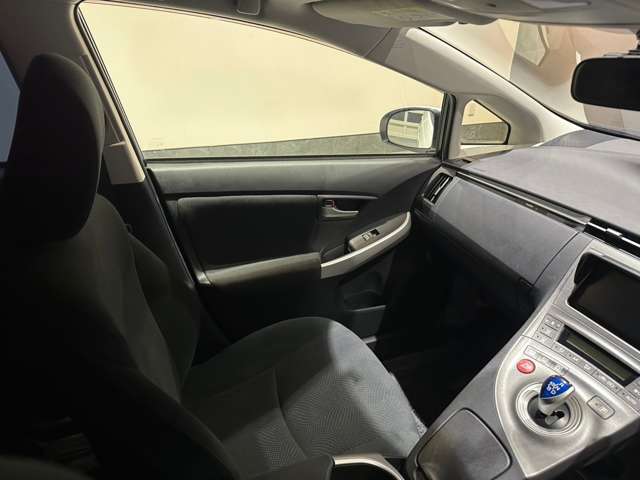 トヨタ プリウス １．８ Ｓ H26年 (近畿) 99