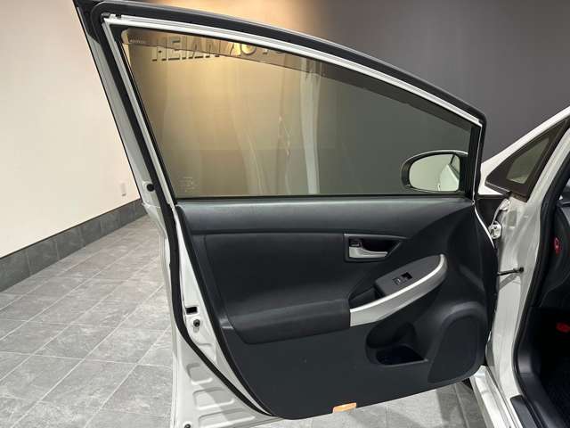 トヨタ プリウス １．８ Ｓ H26年 (近畿) 99