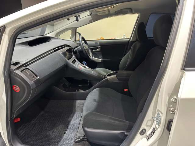 トヨタ プリウス １．８ Ｓ H26年 (近畿) 99