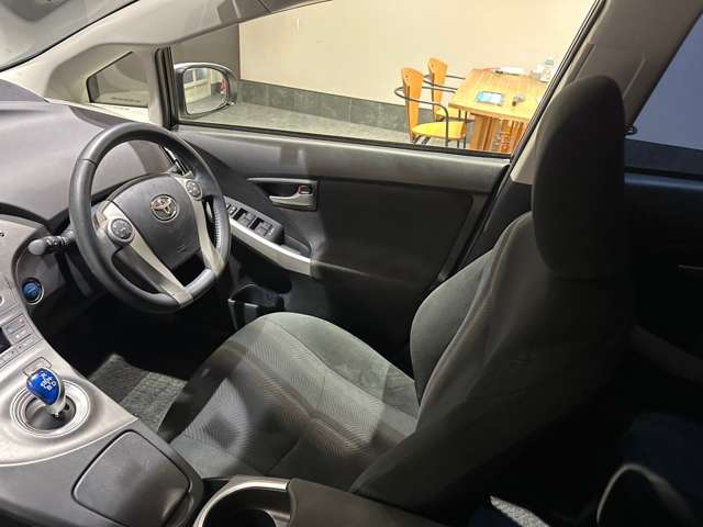 トヨタ プリウス １．８ Ｓ H26年 (近畿) 99