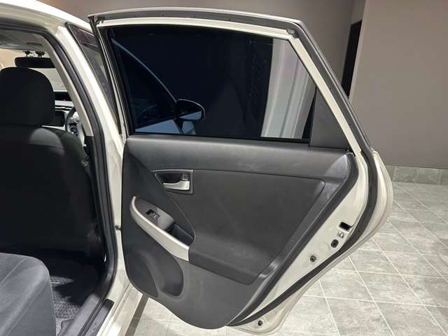 トヨタ プリウス １．８ Ｓ H26年 (近畿) 99