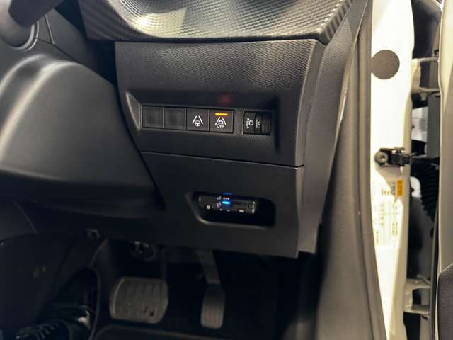 プジョー ＳＵＶ ２００８ アリュール R2年 (中国) 99