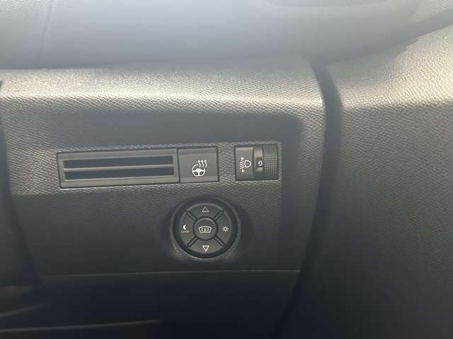 シトロエン Ｅ−Ｃ４ シャイン R5年 (中国) 99