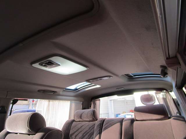 トヨタ ハイエースワゴン ３．０ スーパーカスタムリミテッド トリプルムーンルーフ ディーゼルターボ H12年 (中国) 99