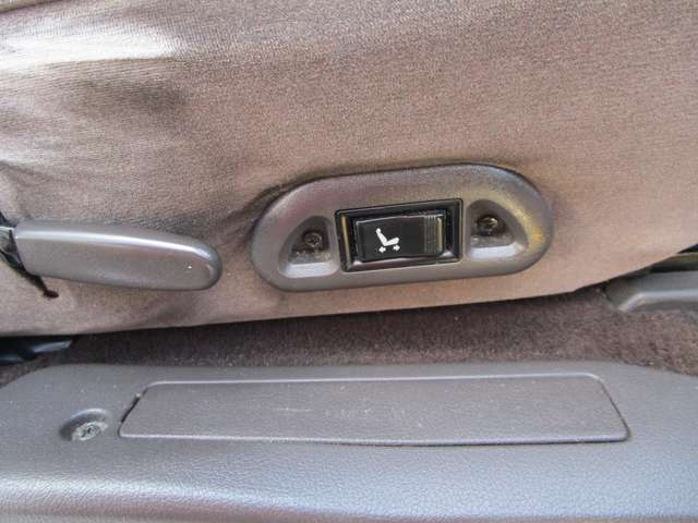 トヨタ ハイエースワゴン ３．０ スーパーカスタムリミテッド トリプルムーンルーフ ディーゼルターボ H12年 (中国) 99