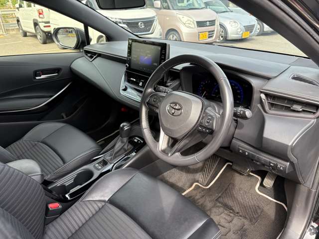 トヨタ カローラ　ツーリング　ハイブリッド １．８ ハイブリッド ＷＸＢ Ｅ－ＦＯＵＲ ４ＷＤ R2年 (中国) 99