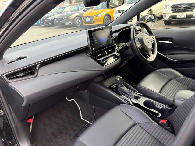 トヨタ カローラ　ツーリング　ハイブリッド １．８ ハイブリッド ＷＸＢ Ｅ－ＦＯＵＲ ４ＷＤ R2年 (中国) 99