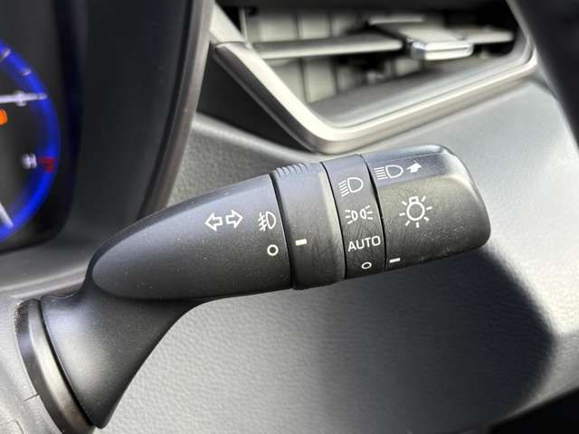 トヨタ カローラ　ツーリング　ハイブリッド １．８ ハイブリッド ＷＸＢ Ｅ－ＦＯＵＲ ４ＷＤ R2年 (中国) 99