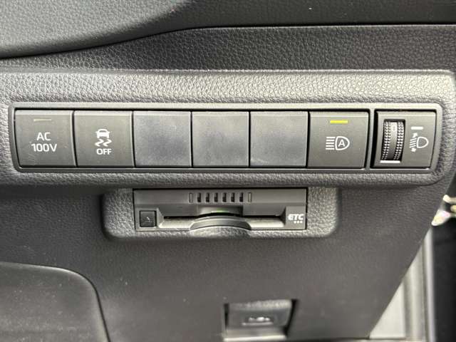 トヨタ カローラ　ツーリング　ハイブリッド １．８ ハイブリッド ＷＸＢ Ｅ－ＦＯＵＲ ４ＷＤ R2年 (中国) 99