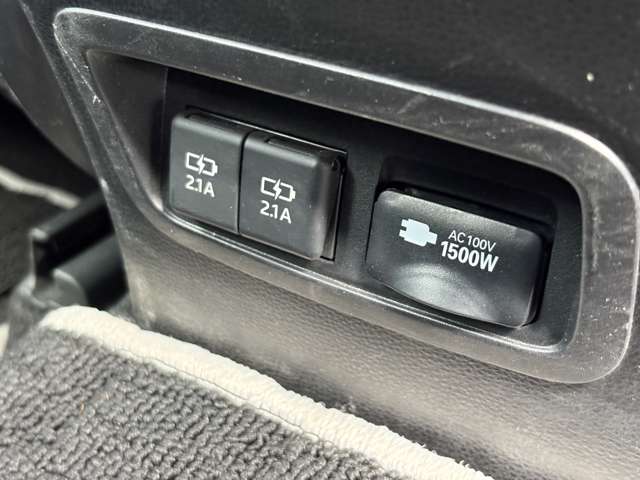 トヨタ カローラ　ツーリング　ハイブリッド １．８ ハイブリッド ＷＸＢ Ｅ－ＦＯＵＲ ４ＷＤ R2年 (中国) 99