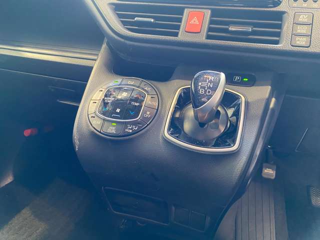 トヨタ ノア １．８ ハイブリッド Ｘ H26年 (九州・沖縄) 99