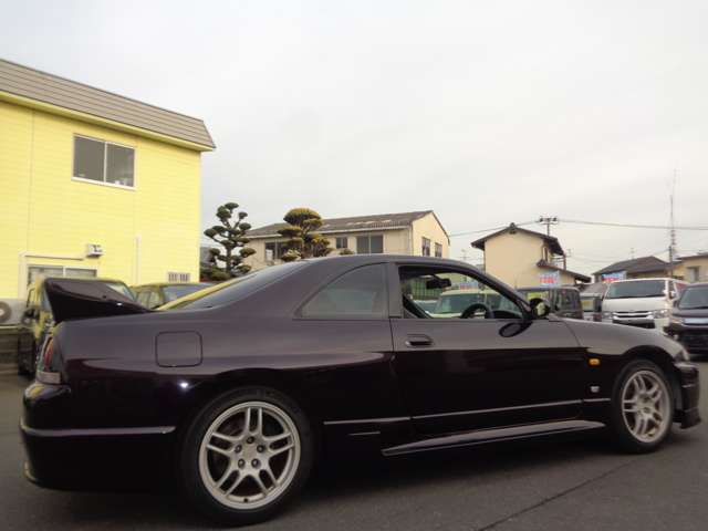 日産 スカイラインＧＴ−Ｒ ２．６ Ｖスペック ４ＷＤ H7年 (中国) 99