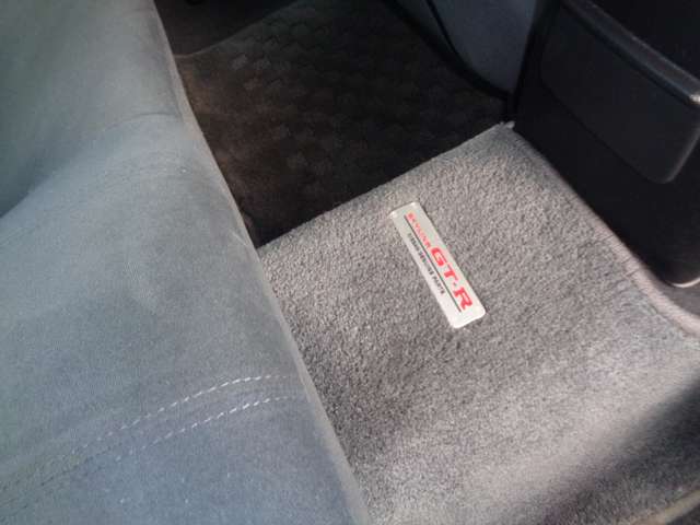 日産 スカイラインＧＴ−Ｒ ２．６ Ｖスペック ４ＷＤ H7年 (中国) 99