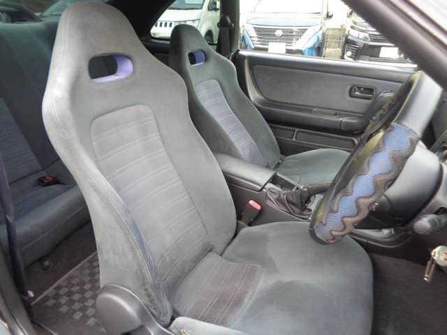 日産 スカイラインＧＴ−Ｒ ２．６ Ｖスペック ４ＷＤ H7年 (中国) 99