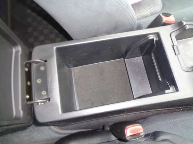 日産 スカイラインＧＴ−Ｒ ２．６ Ｖスペック ４ＷＤ H7年 (中国) 99