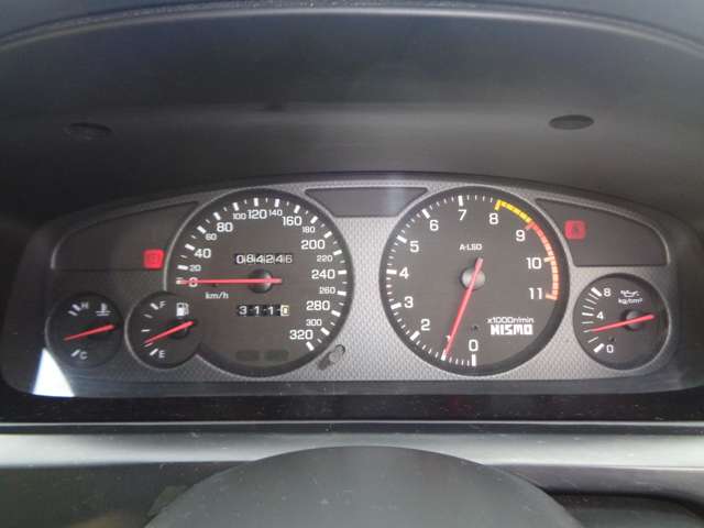 日産 スカイラインＧＴ−Ｒ ２．６ Ｖスペック ４ＷＤ H7年 (中国) 99