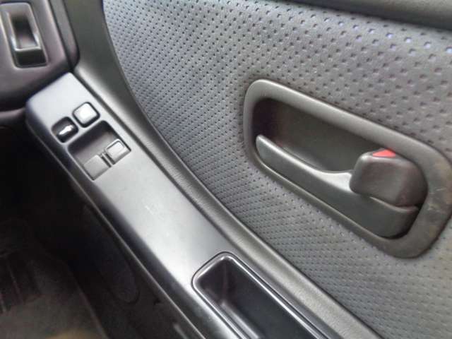 日産 スカイラインＧＴ−Ｒ ２．６ Ｖスペック ４ＷＤ H7年 (中国) 99