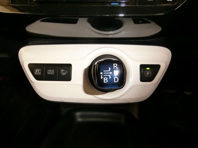 トヨタ プリウス １．８ Ｓ ツーリングセレクション H28年 (中国) 99