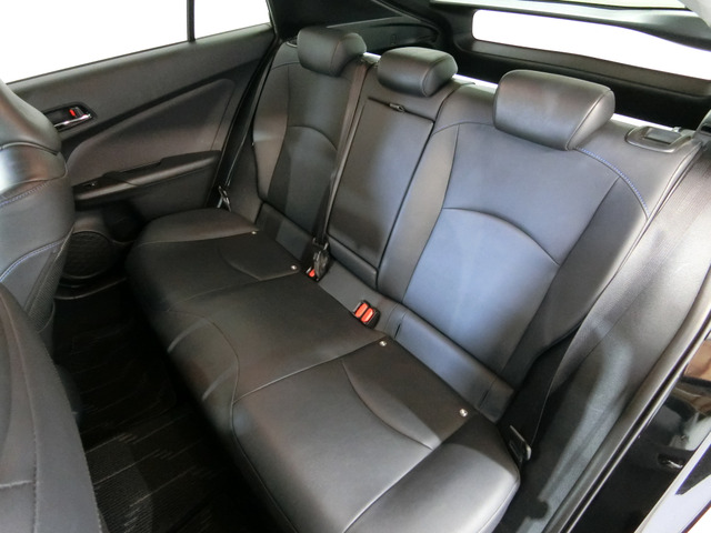 トヨタ プリウス １．８ Ｓ ツーリングセレクション H28年 (中国) 99