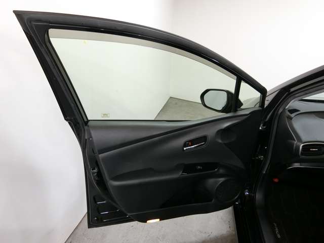 トヨタ プリウス １．８ Ｓ ツーリングセレクション H28年 (中国) 99