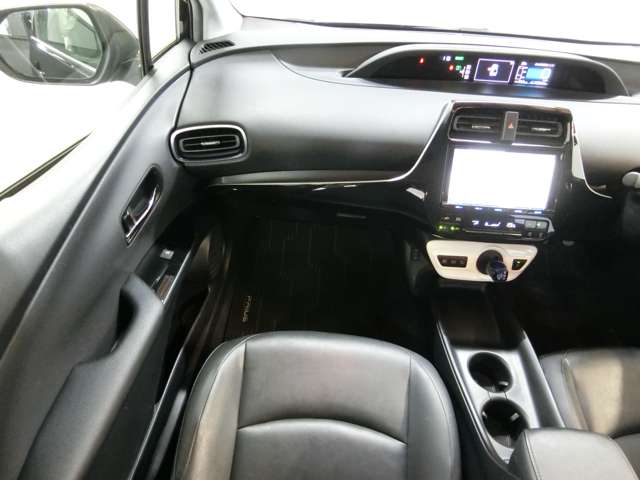 トヨタ プリウス １．８ Ｓ ツーリングセレクション H28年 (中国) 99