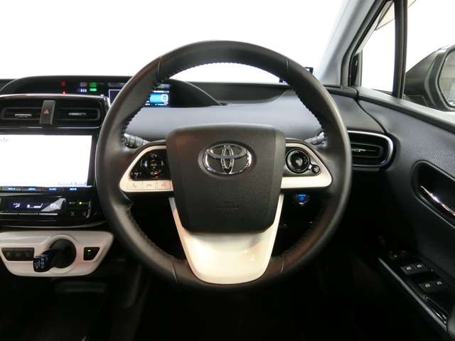 トヨタ プリウス １．８ Ｓ ツーリングセレクション H28年 (中国) 99