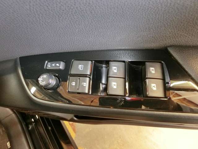 トヨタ プリウス １．８ Ｓ ツーリングセレクション H28年 (中国) 99