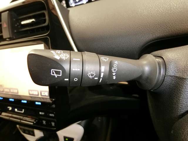 トヨタ プリウス １．８ Ｓ ツーリングセレクション H28年 (中国) 99