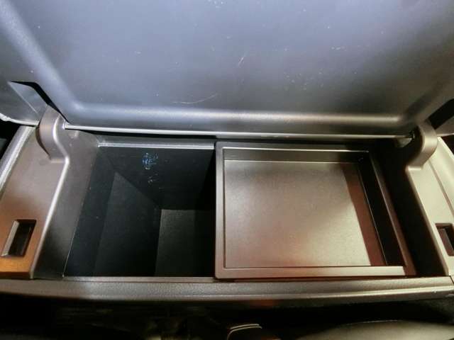 トヨタ プリウス １．８ Ｓ ツーリングセレクション H28年 (中国) 99