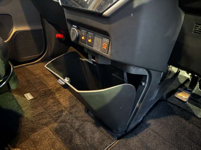 ダイハツ トール １．０ カスタムＧ リミテッド ＳＡＩＩＩ R1年 (九州・沖縄) 99